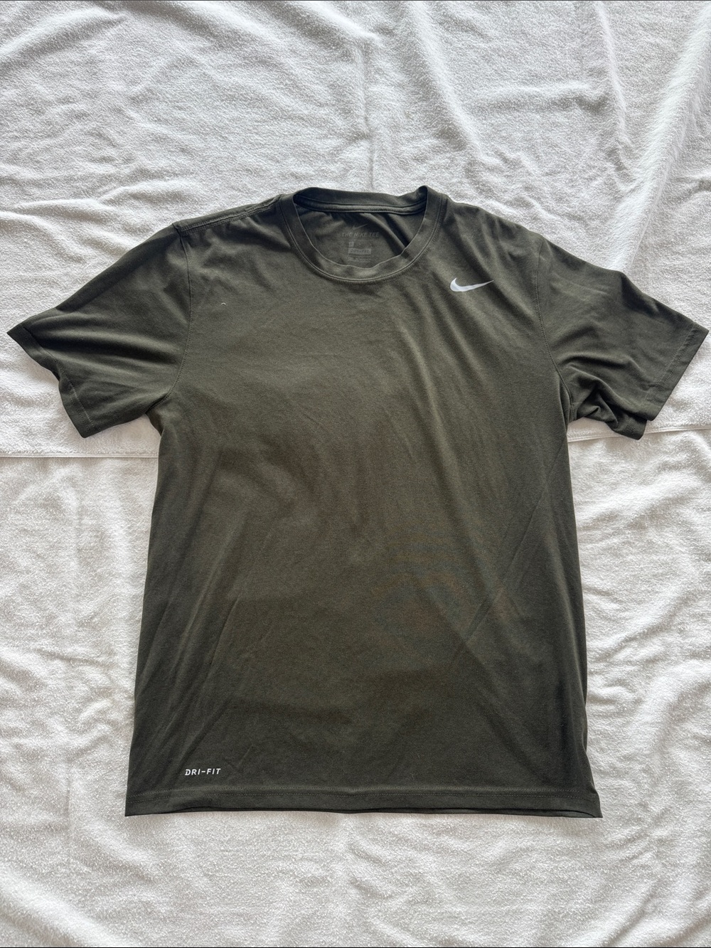 Nike Men’s Crewneck Dri-Fit shirt - Olive